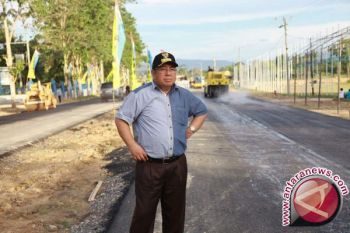 Asrun Pastikan Seluruh Jalan Teraspal Di Kendari