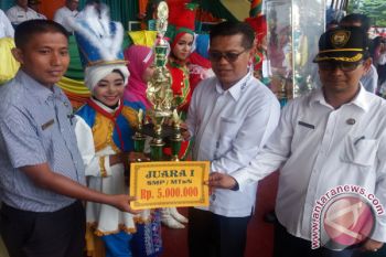 HUT Pasaman Diramaikan dengan Lomba Drum Band Pelajar