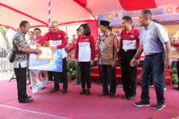 7.500 Ayam Petelur Dibagikan Tanggulangi Kemiskinan 