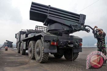Ratusan Alutsista Terbaru Dikerahkan Memeriahkan HUT ke-72 TNI
