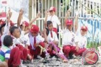 PLN Bantu Perbaikan Gizi Pelajar 