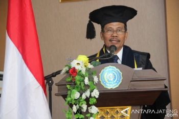 Universitas Muhammadiyah Magelang Kukuhkan Guru Besar Pertama