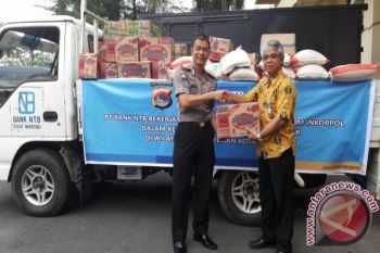 Bank NTB Bermitra dengan Polisi Salurkan Bantuan