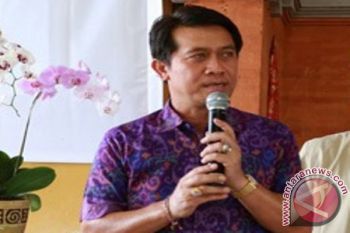 Bupati Klungkung Rancang Tradisi "Megibung" Bersama Pengungsi