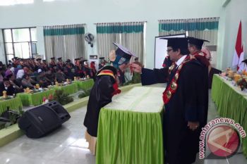Gubernur Harap Alumni IAIN Palu Bina Masyarakat