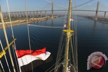 KRI Bima Suci Lintasi Terusan Suez Selama 10 Jam 