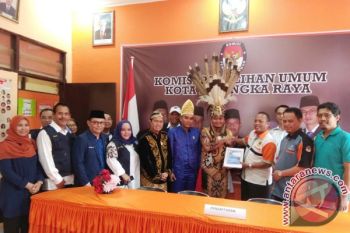 Nasdem dan PDIP Serahkan Bukti Keanggotaan ke KPU Kota