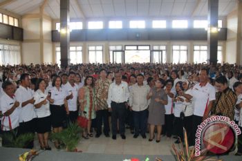 Pemkab Minahasa Tenggara pastikan memperhatikan kesejahteraan guru