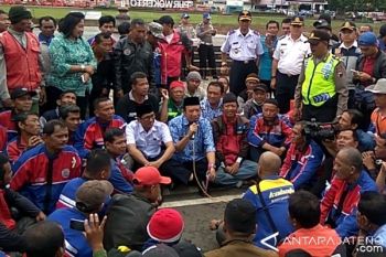 Tolak Angkutan Daring, Sopir Angkutan Umum Purwokerto Mogok (VIDEO)