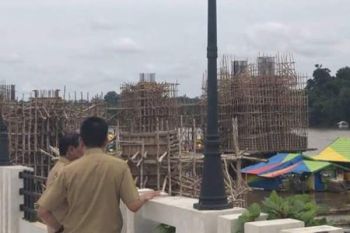 Bupati Barut Harapkan Jembatan Selesai Tepat Waktu 