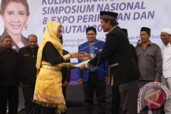 Penyerahan Naskah Komunike Pangima Laut Aceh