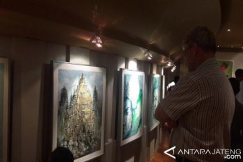 Enam Seniman Pameran Seni Rupa Di Borobudur 