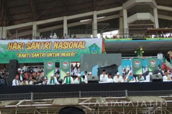 HSN di Sidoarjo Pecahkan Rekor MURI Mengaji Kitab Kuning