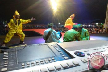 Festival Lipuku Di Ampana Sedot Ribuan Engunjung 