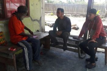 Polisi sosialisasi UU Ormas di Kampung Bagaiserwar