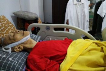 Vokalis Legendaris Indonesia Benny "Panbers" Meninggal Dunia 