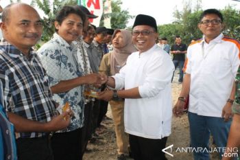 Ribuan Petani di Kudus Terima Kartu Tani 