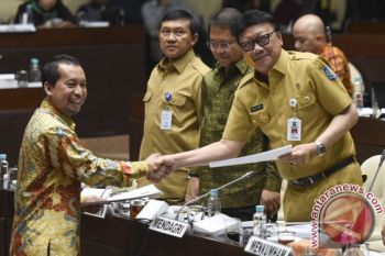 Rapat Paripurna DPR menyudahi status Perppu Ormas