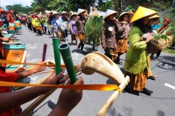 FESTIVAL SEGO WIWIT