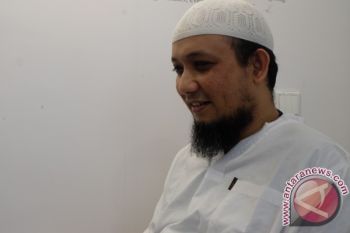 KPK: Dokter Periksa Retina dan Glaukoma Novel