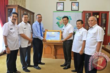 Mampu Pertahanankan WTP, Payakumbuh Terima Piagam Penghargaan dari Menkeu