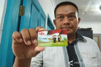 Kartu tani diberlakukan serentak pada 2018