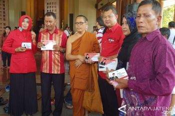 Umat Vihara Buddhagaya Doakan Musthofa Jadi Gubernur
