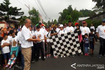 KPU Temanggung Menyosialisasikan Pilkada Melalui Jalan Sehat