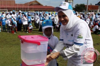 Ganjar Ikut Sosialisasi Cuci Tangan Pakai Sabun 