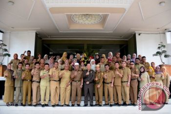 Pemkab Tanah Datar Apresiasi Pengabdian Azwar Rabain sebagai ASN