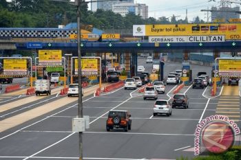 Hari Ini, Bayar Tol di Seluruh Indonesia Harus Non Tunai
