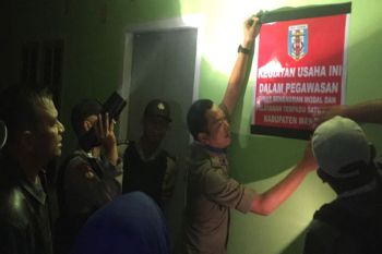 Pemkab Waykanan Segel Warung Remang-Remang 