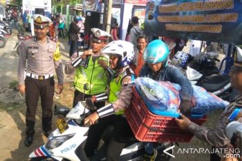 Setelah Ditilang, Pelaku Pelanggaran Diantar Pulang Polisi