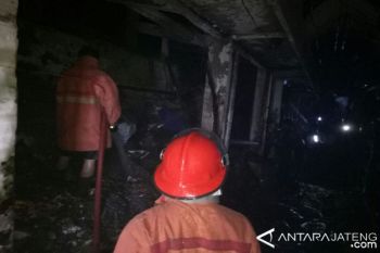 Belasan Kios di Pasar Jepara Dua Terbakar