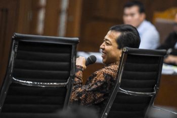 Setya Novanto Selalu Bantah Pertanyaan Hakim Saat jadi Saksi Andi Narogong 