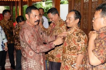 Pemkot Seragami Pengayuh Becak Saat Pernikahan Kahiyang