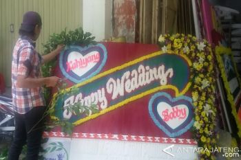 Pedagang Karangan Bunga Mulai Kebanjiran Pesanan 