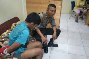 Apes! Kehabisan Bensin, Penjambret Dikeroyok Massa