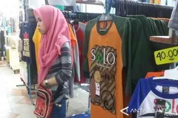 Jokowi Mantu, Penjualan Suvenir Belum Meningkat