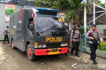Aktivitas Dermaga Normal Pascakerusuhan di Permisan