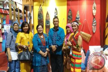 Panah dan Tombak Mentawai Diminati Pengunjung Sumbar Expo