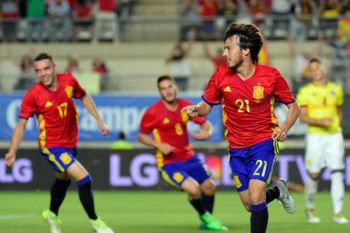 Silva Pimpin Spanyol Hancurkan Kosta Rika  