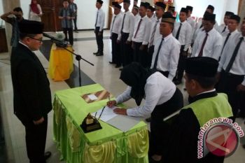 30 Anggota Panwascam Lingga di Lantik