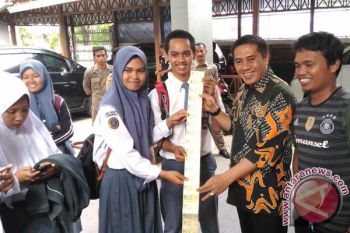 Wawali Makassar Ajak Siswa SMA-SMK Nobar "Wage"