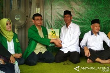 Tamzil Kembalikan Berkas Pendaftaran Cabup  PBB