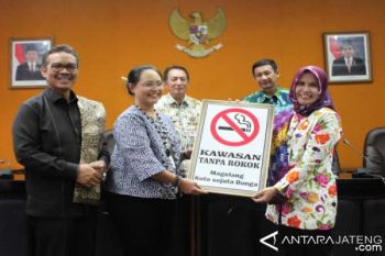 15 Ruang Khusus untuk Batasi Pegawai Merokok 