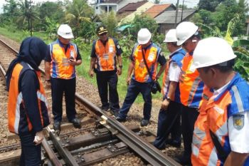 KAI Purwokerto Cek Kesiapan Jalur Hadapi Natal 