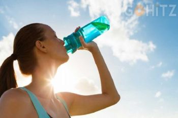 Ini nih kenapa alasan kamu harus minum air putih setelah bangun tidur
