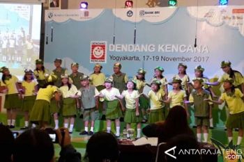 60 Sekolah Lomba Paduan Suara Dendang Kencana 