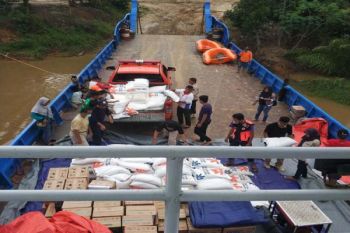 2 Kapal Salurkan Bantuan Korban Banjir